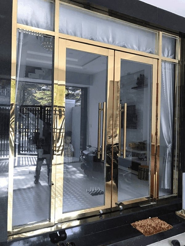 cua-kinh-cuong-luc-khung-nhom