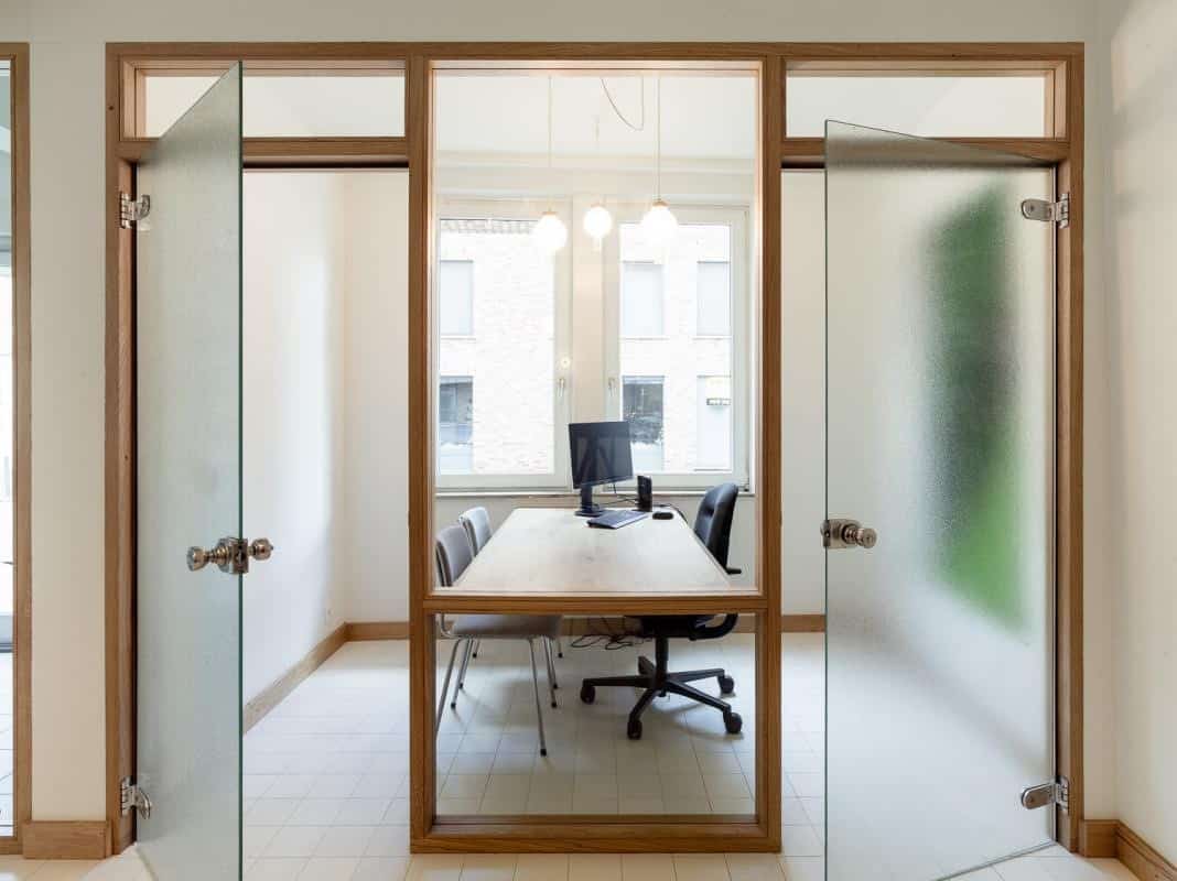 Mẫu cửa kính cường lực 1 cánh đẹp dành cho văn phòng 13 cua-kinh-cuong-luc-chuyen-nghiep