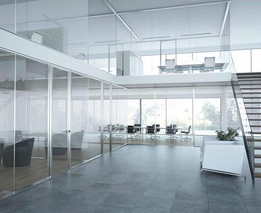 vach-ngan-nhom-kinh-cuong-luc-van-phong-chuyen-nghiep