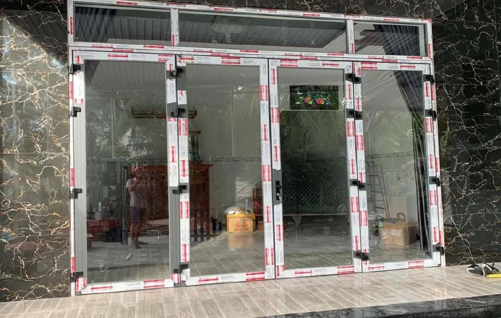 cua-kinh-cuong-luc-4-canh