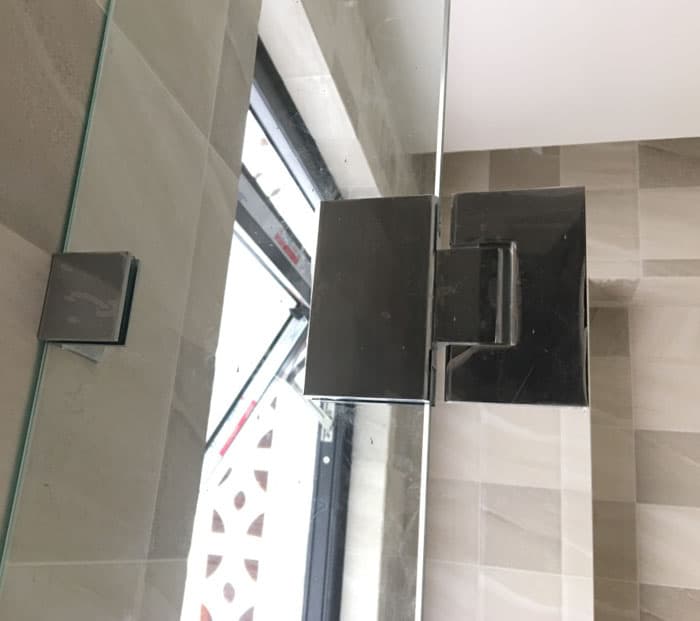 cua-kinh-cuong-luc-ban-le-kep