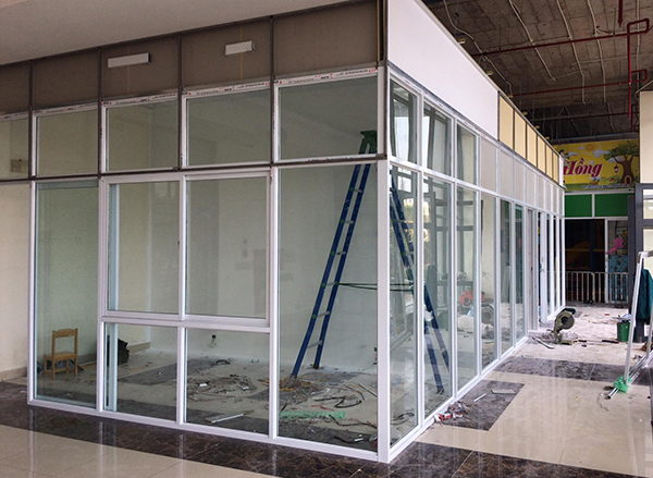 mau-vach-nhom-xingfa-mau-trang