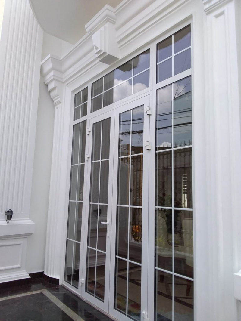 Cửa nhôm kính màu trắng sứ