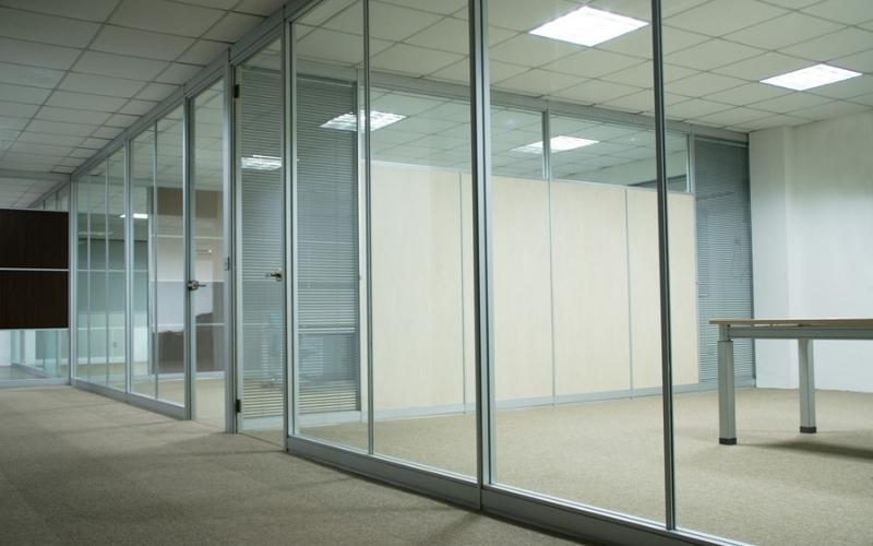 Vách Ngăn Nhôm Kính Tphcm 7 Thi công lắp đặt vách nhôm xingfa quận 9