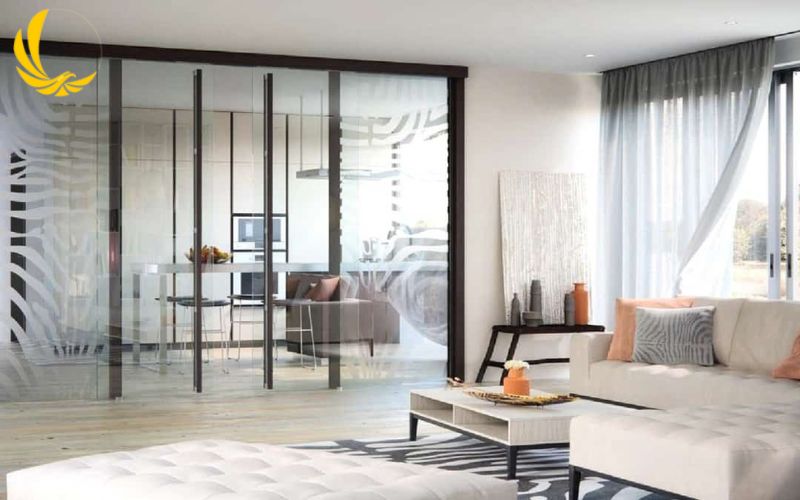 Mẫu vách kính cường lực hiện đại, sang trọng