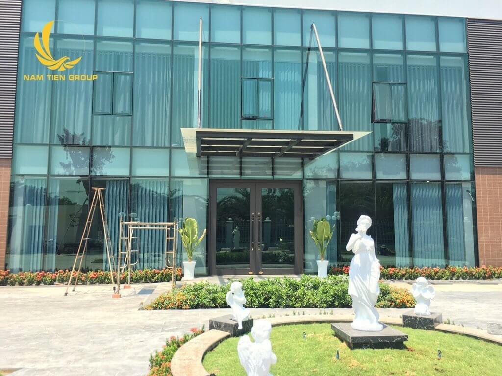 lap vach kinh tai cong ty hanfimex group 1