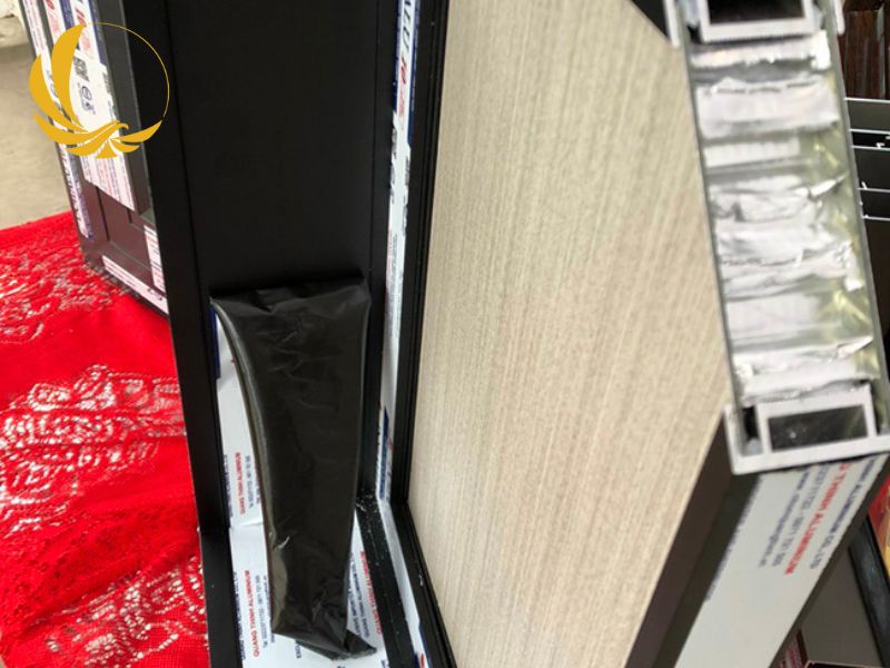 Cửa Nhôm Nguyên Tấm Tổ Ong 6 cua nhom nguyen tam to ong 10