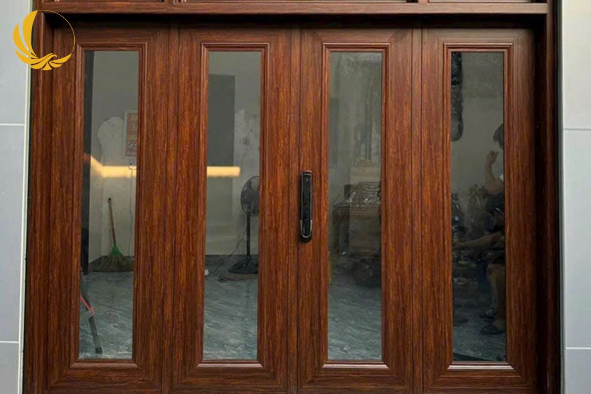 Mẫu cửa kính cường lực khung gỗ 4 cánh cho biệt thự tân cổ điển