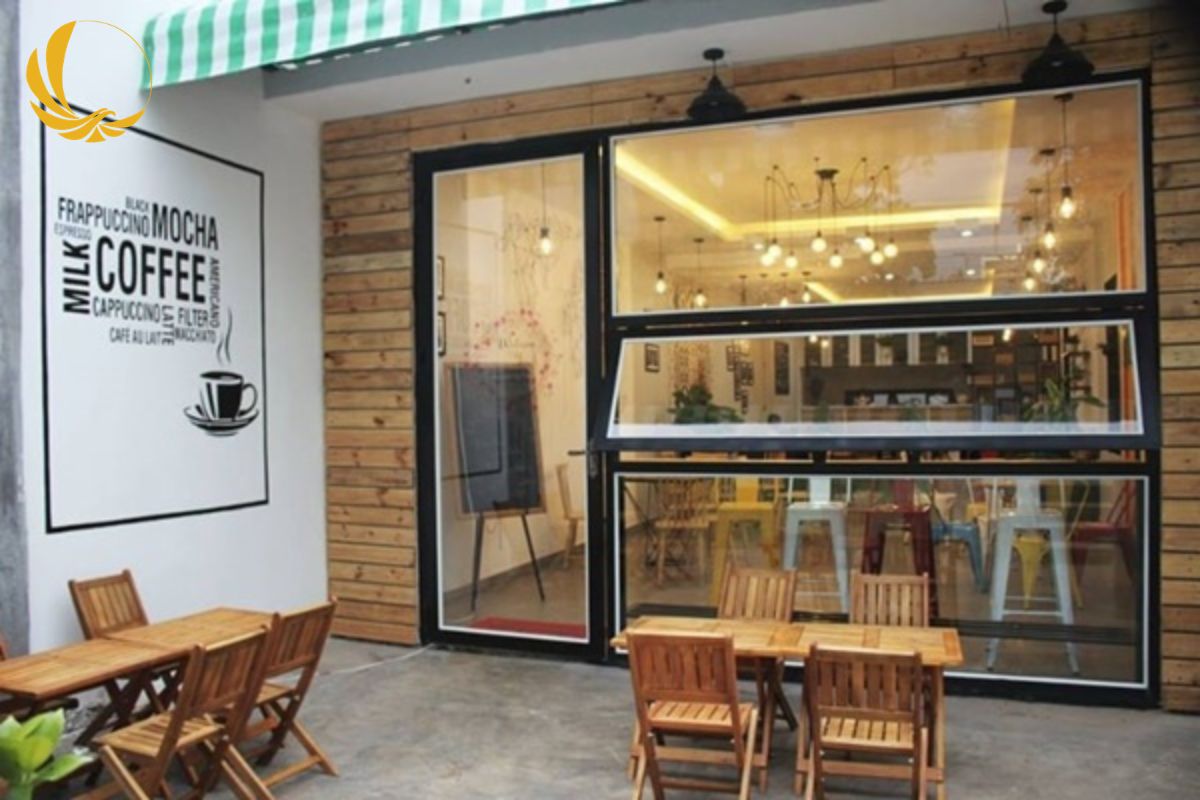 Mẫu kính cường lực khung sắt cho cửa hàng cà phê