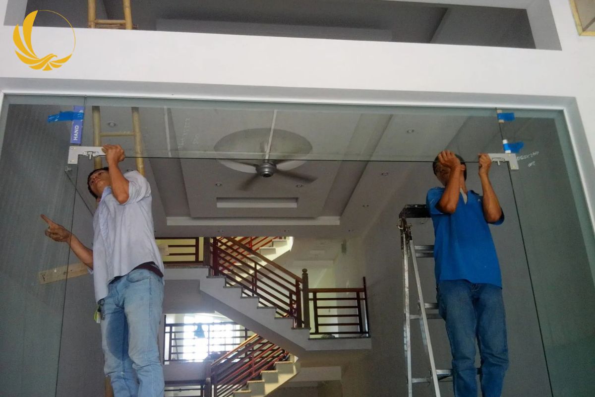 Các bước lắp đặt cửa kính cường lực Nam Tiến Window chuẩn