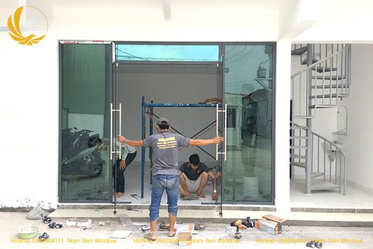 Thi công cửa kính cường lực Bình Dương chuyên nghiệp tại Nam Tiến Window
