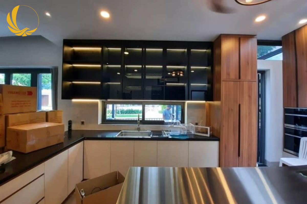 Cấu tạo tủ bếp cánh kính khung nhôm xingfa và kính cường lực cao cấp