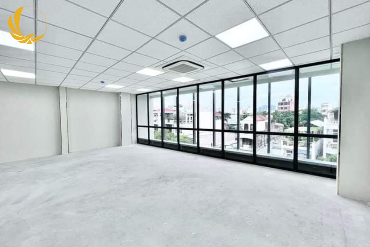 Dự án thi công vách kính văn phòng tại tòa nhà văn phòng Quận 1
