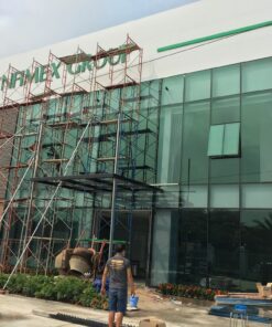 Vách Mặt Dựng Giấu Đố