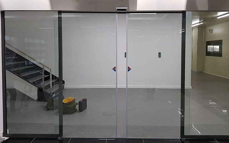 Cửa Kính Cường Lực TPHCM 4 bảng giá kính cường lực mới nhất