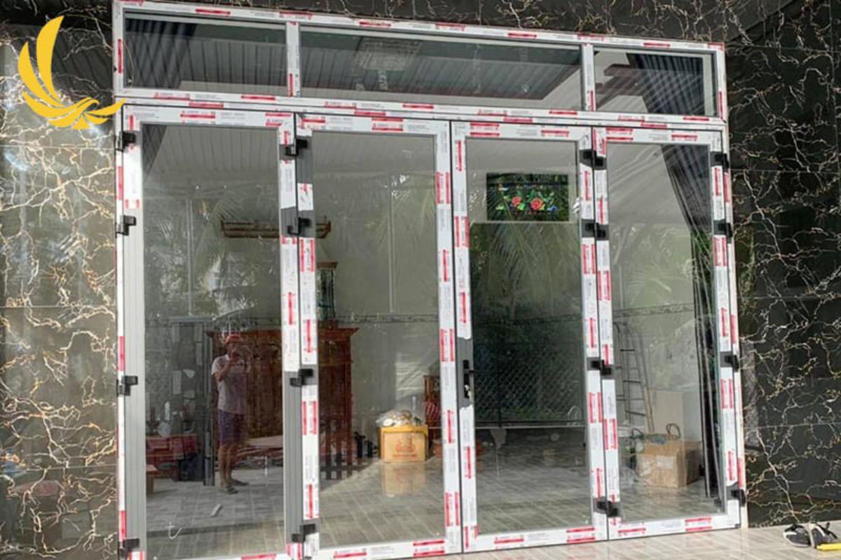 Dự án thi công cửa kính cường lực showroom nội thất tại Thủ Dầu Một