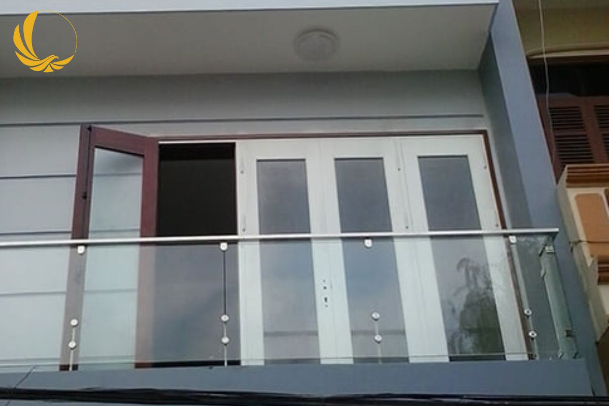 Đặc điểm nổi bật cửa kính cường lực 4 cánh tại Nam Tiến