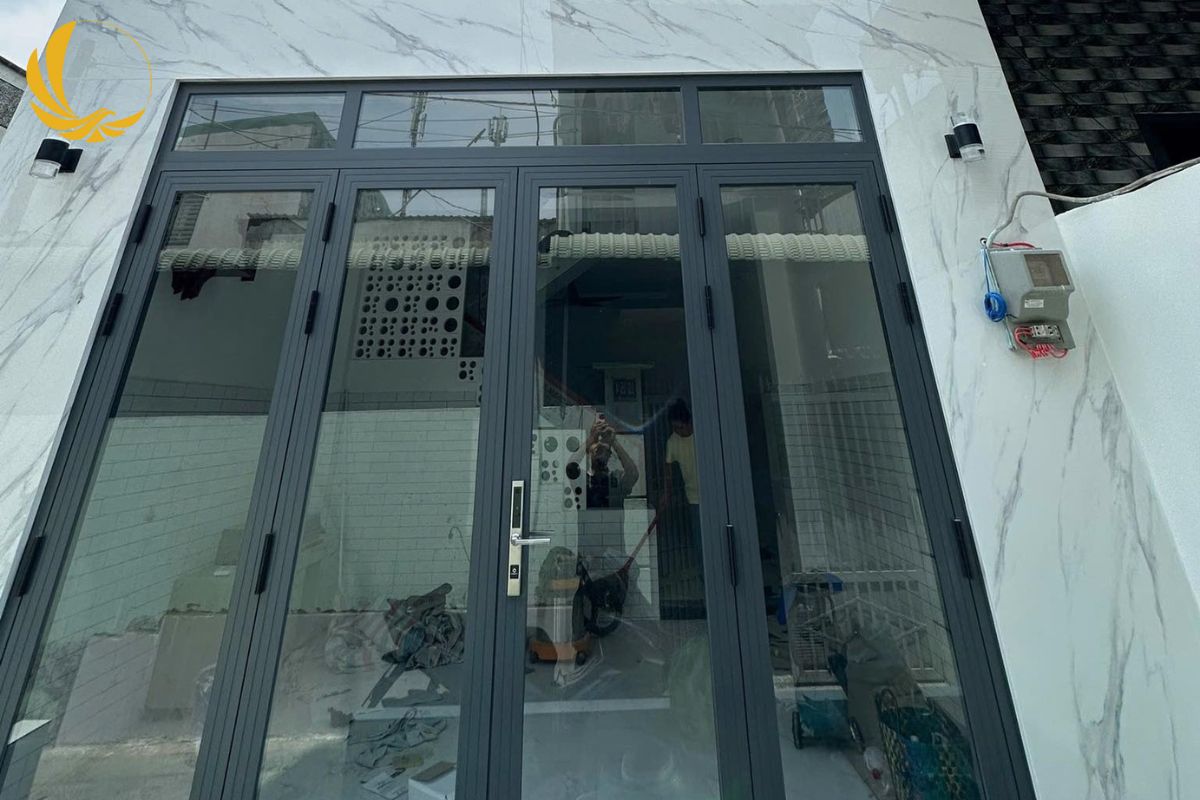 Cửa kính cường lực 4 cánh mở quay