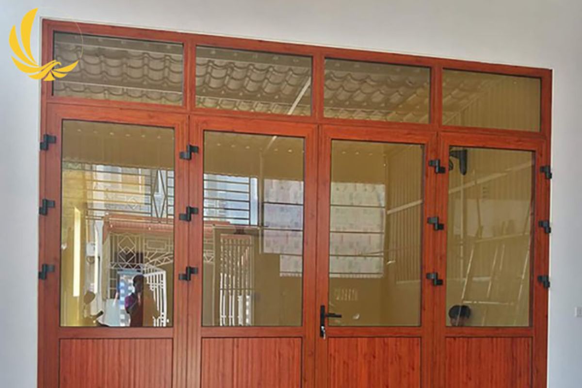 cua kinh cuong luc 4 canh chinh 6