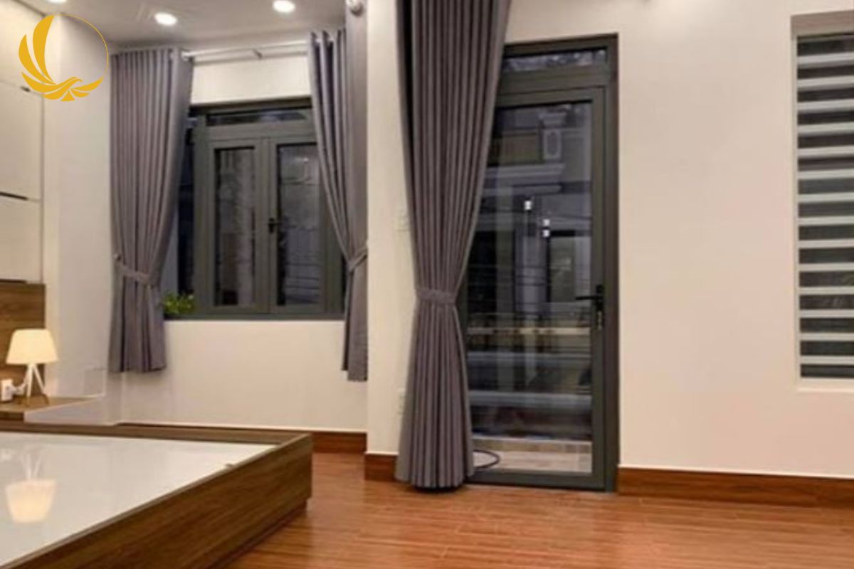 Cửa nhôm 1 cánh phòng ngủ chia ô an toàn
