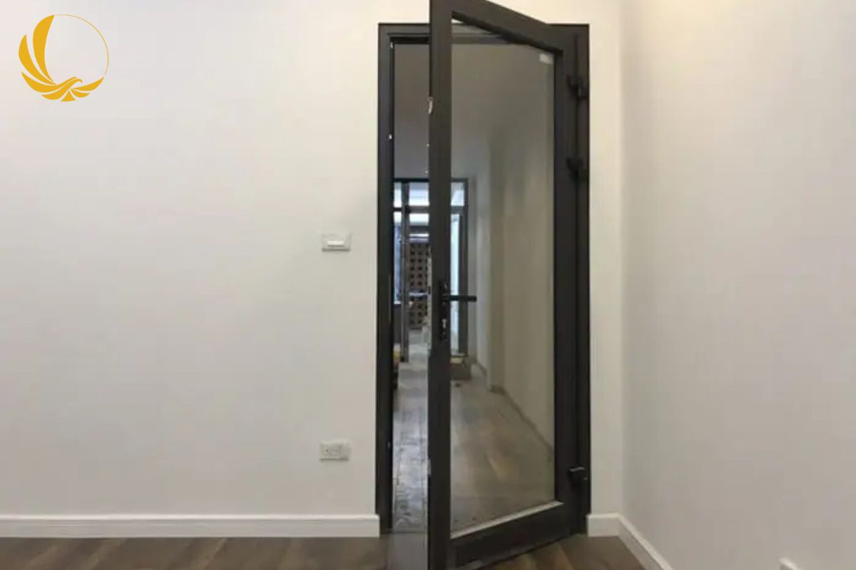 Cửa mở quay 1 cánh kính mờ toàn phần