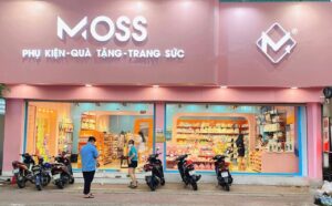 Lắp Vách Kính Cường Lực Cho Hệ Thống Phụ Kiện - Quà Tặng - Trang Sức MOSS