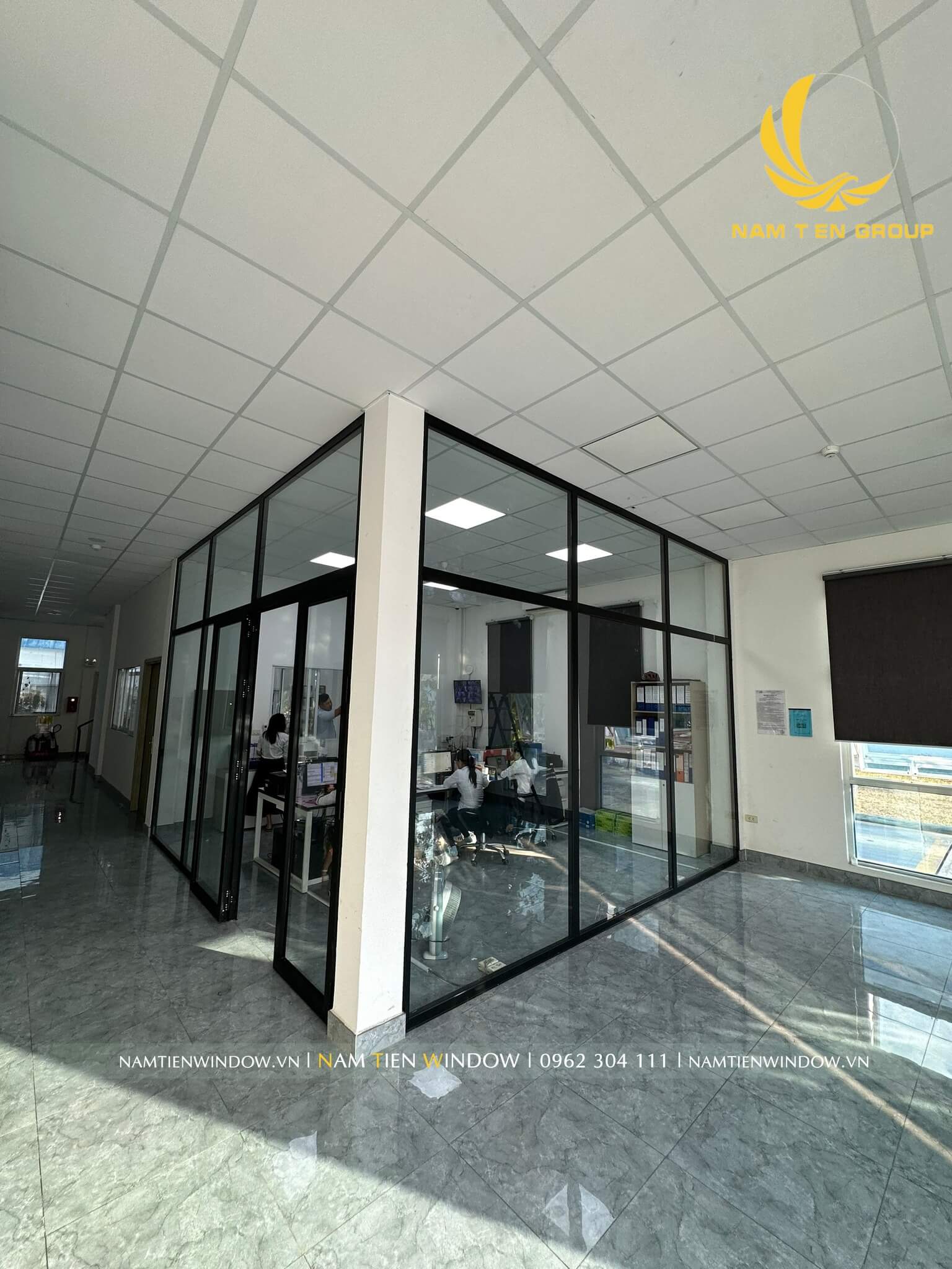 lap vach ngan phong ke toan kcn 2