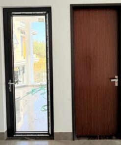 Mẫu cửa phẳng tối giản