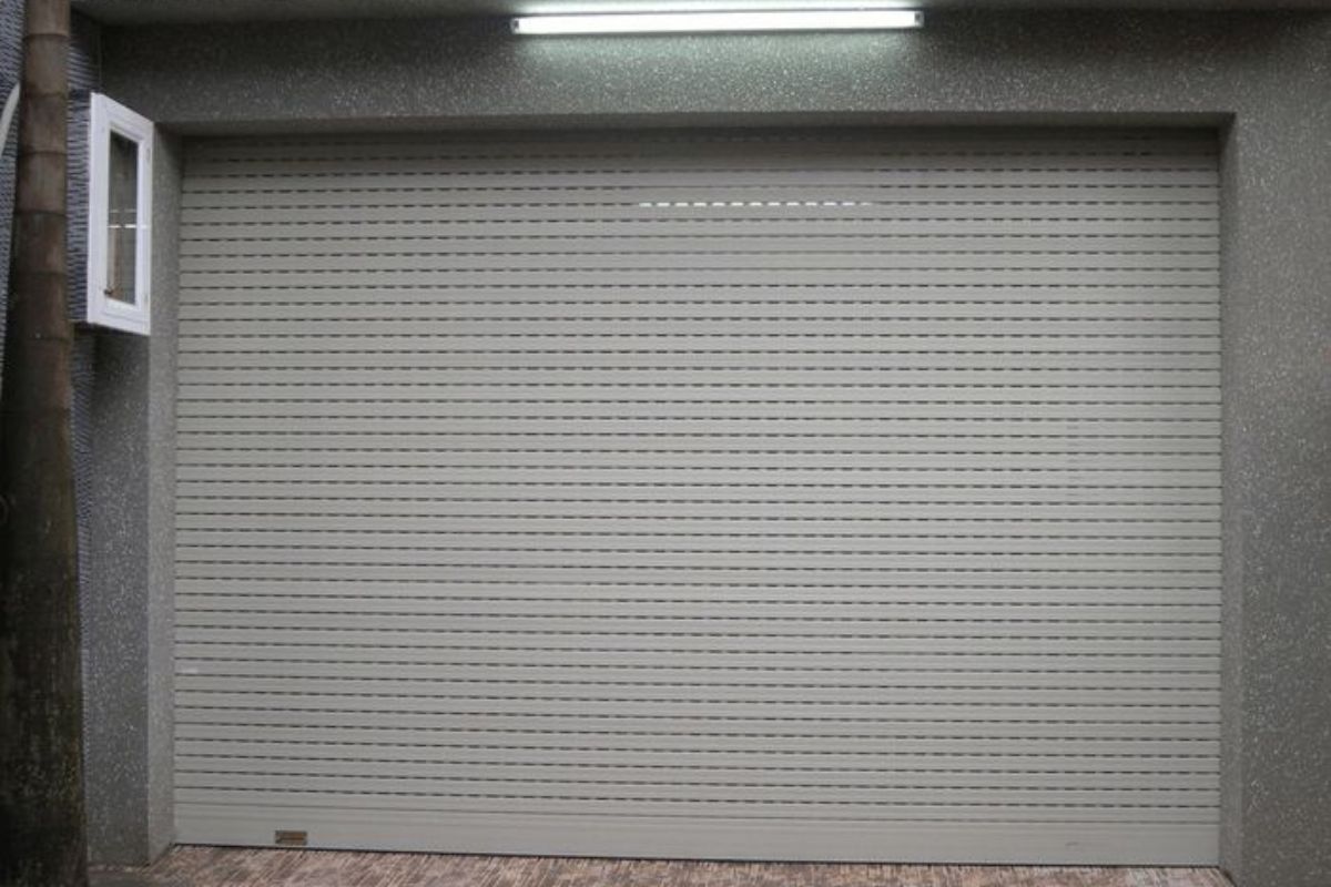 Ưu điểm lắp đặt cửa cuốn Bình Dương bền bỉ và tiết kiệm chi phí