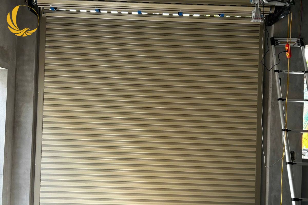 Tại sao khách hàng chọn Nam Tiến lắp đặt cửa cuốn tại Long An