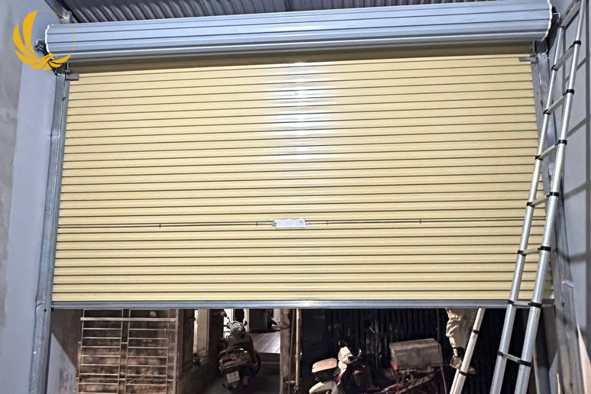 Lắp đặt cửa cuốn Đài Loan cho hệ thống Kiot Chợ đêm Tân An