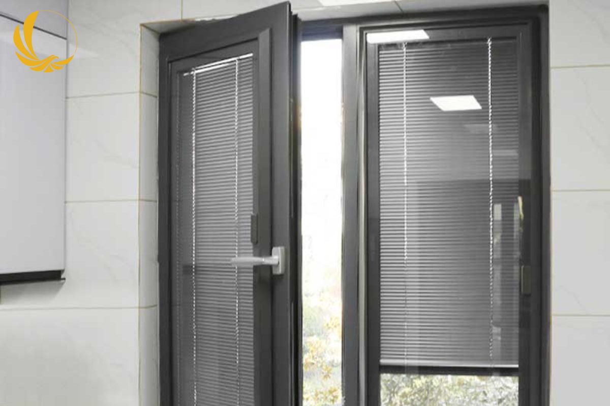 Mẫu cửa nhôm Xingfa kính hộp rèm đẳng cấp cho không gian sống
