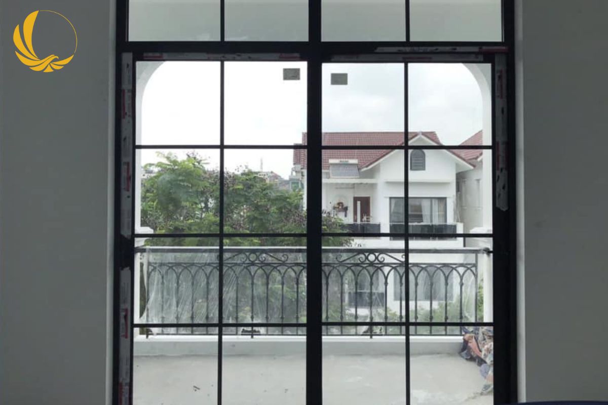 Mẫu cửa lùa 2 cánh có khóa đa điểm an toàn