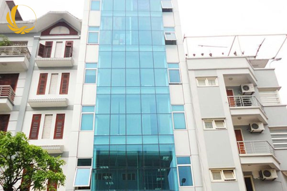 Vách Kính Cường Lực Mặt Tiền 10 Dự án thi công vách kính tòa nhà văn phòng tại Quận 7