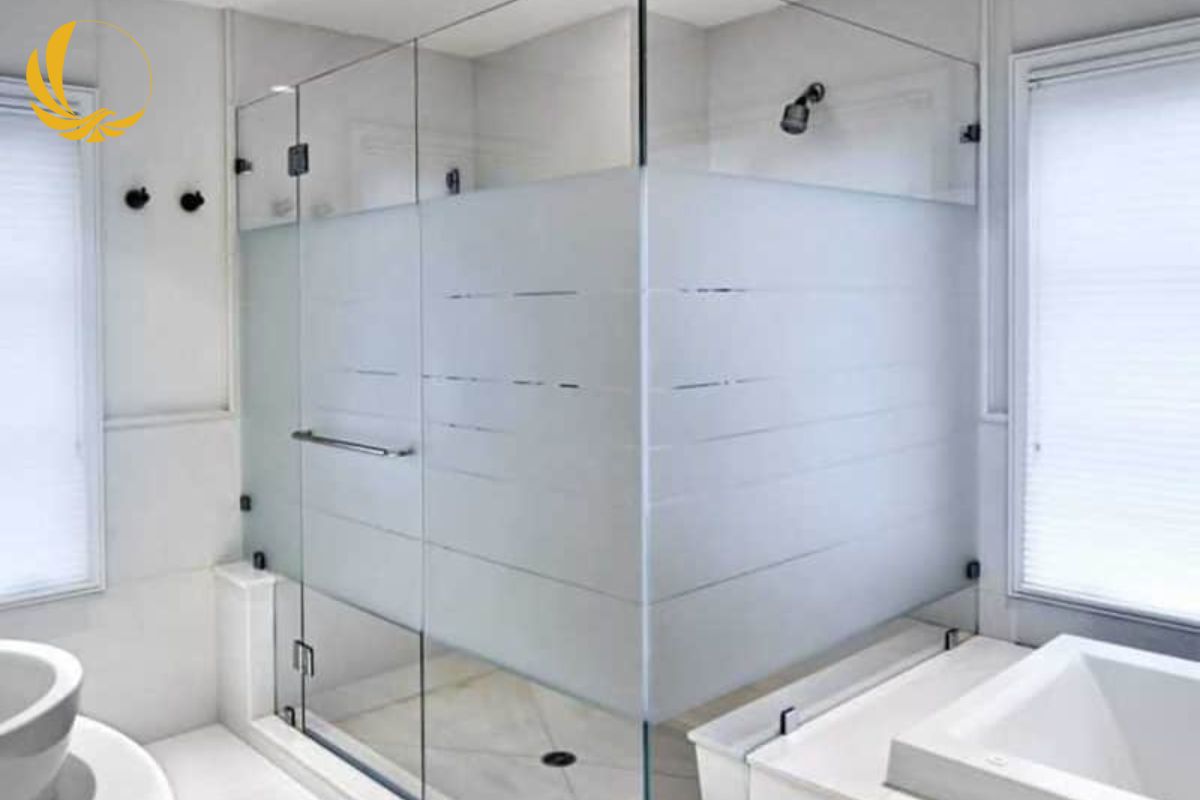 Vách kính di động mờ