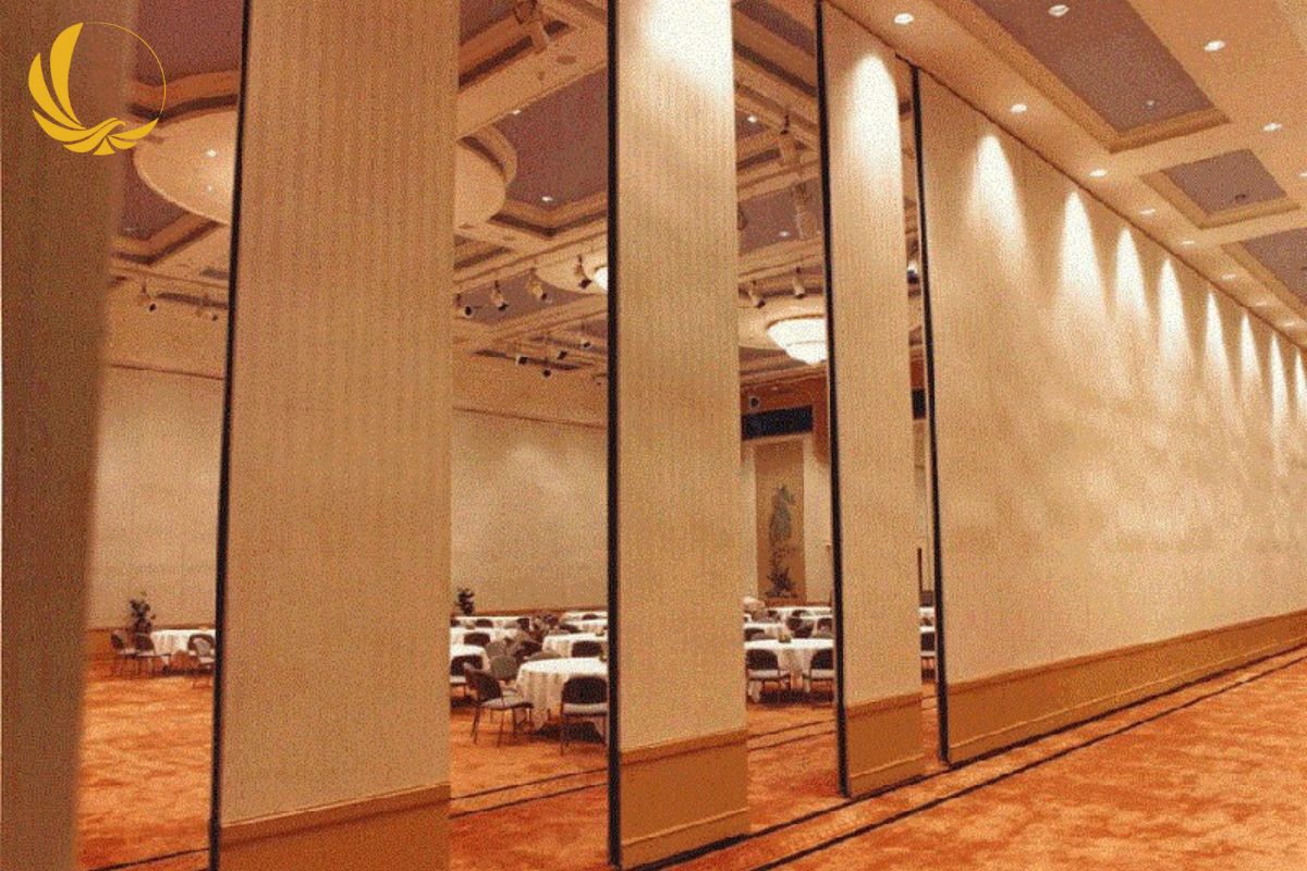 Dự án thi công vách ngăn kính di động tại sảnh tiệc khách sạn tại Quận 1, TPHCM