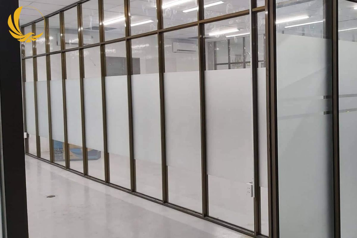 Mẫu vách kính mờ cho phòng lãnh đạo