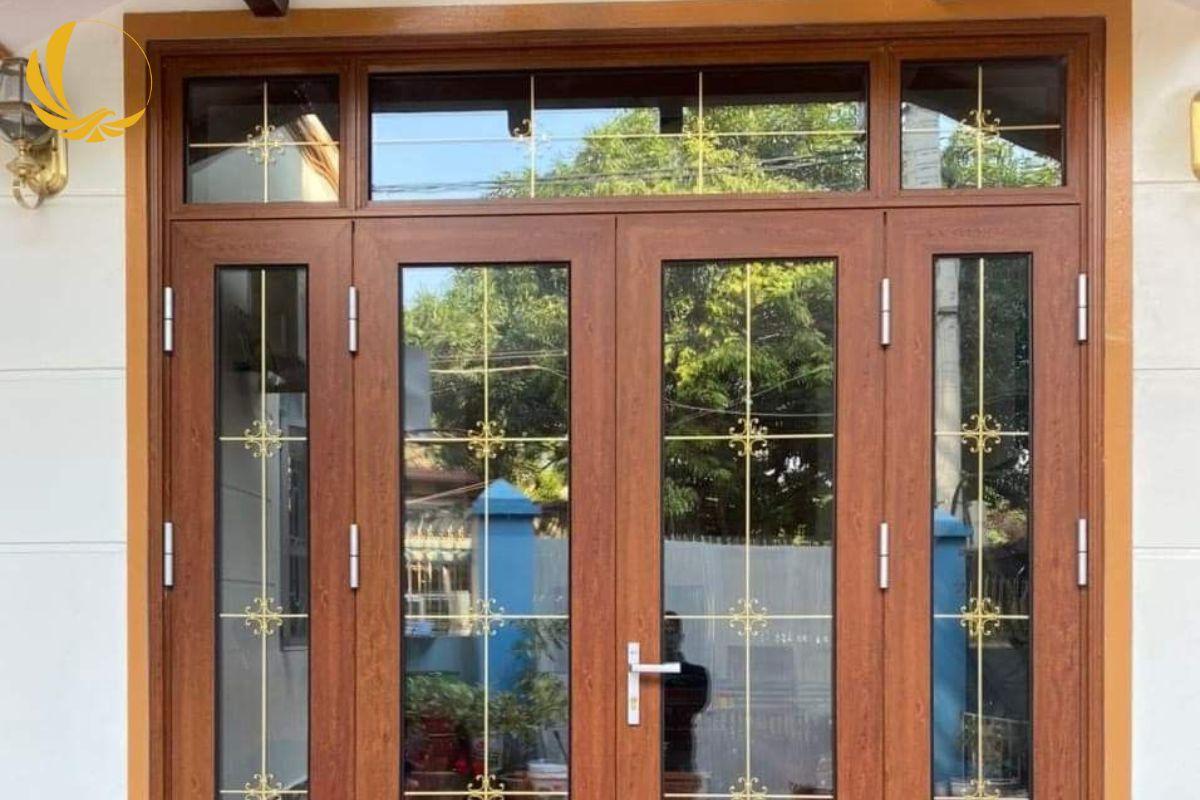 Mẫu cửa nhôm xingfa vân gỗ mặt tiền