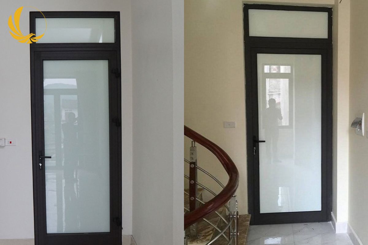 Mẫu cửa một cánh nhôm Xingfa kính hộp có nan trang trí đẹp