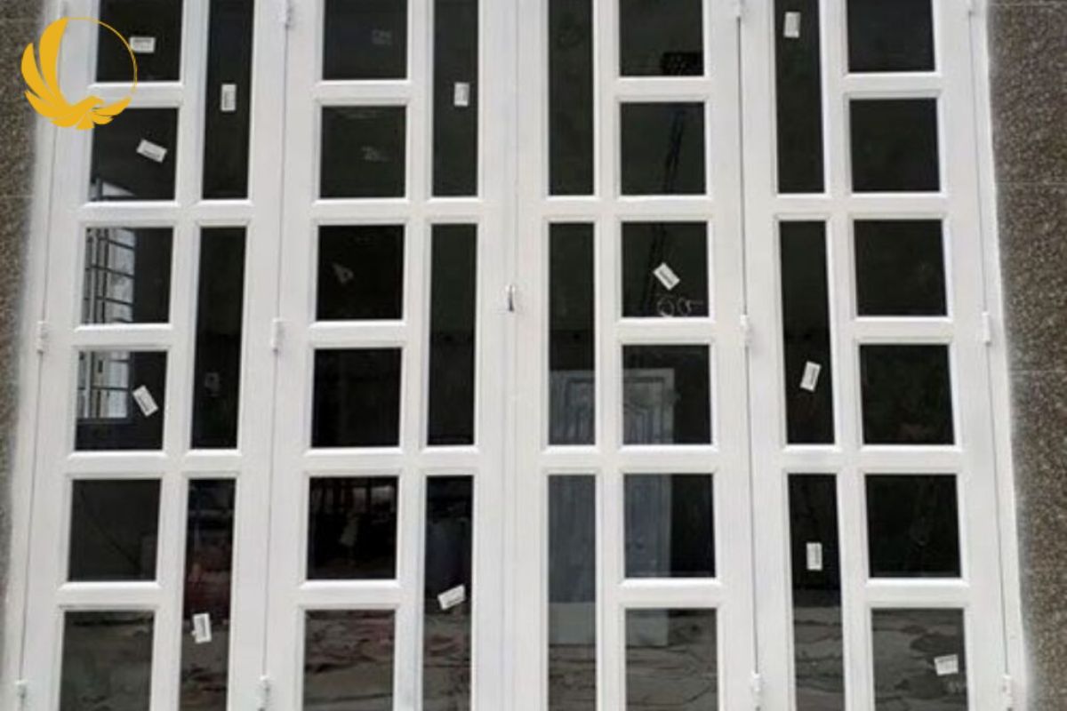 Thiết kế chia ô giúp bộ cửa nổi bật và tăng độ cứng cho khung nhôm