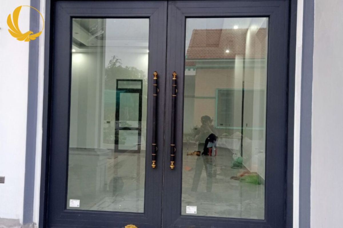 Cửa nhôm thủy lực Singhal đóng êm, thẩm mỹ cao và độ bền phù hợp nhiều công trình