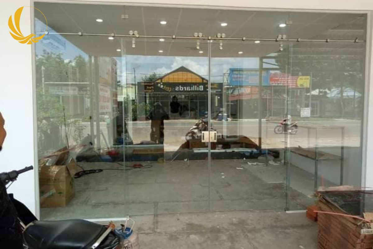 gia cua kinh cuong luc ban le san 11