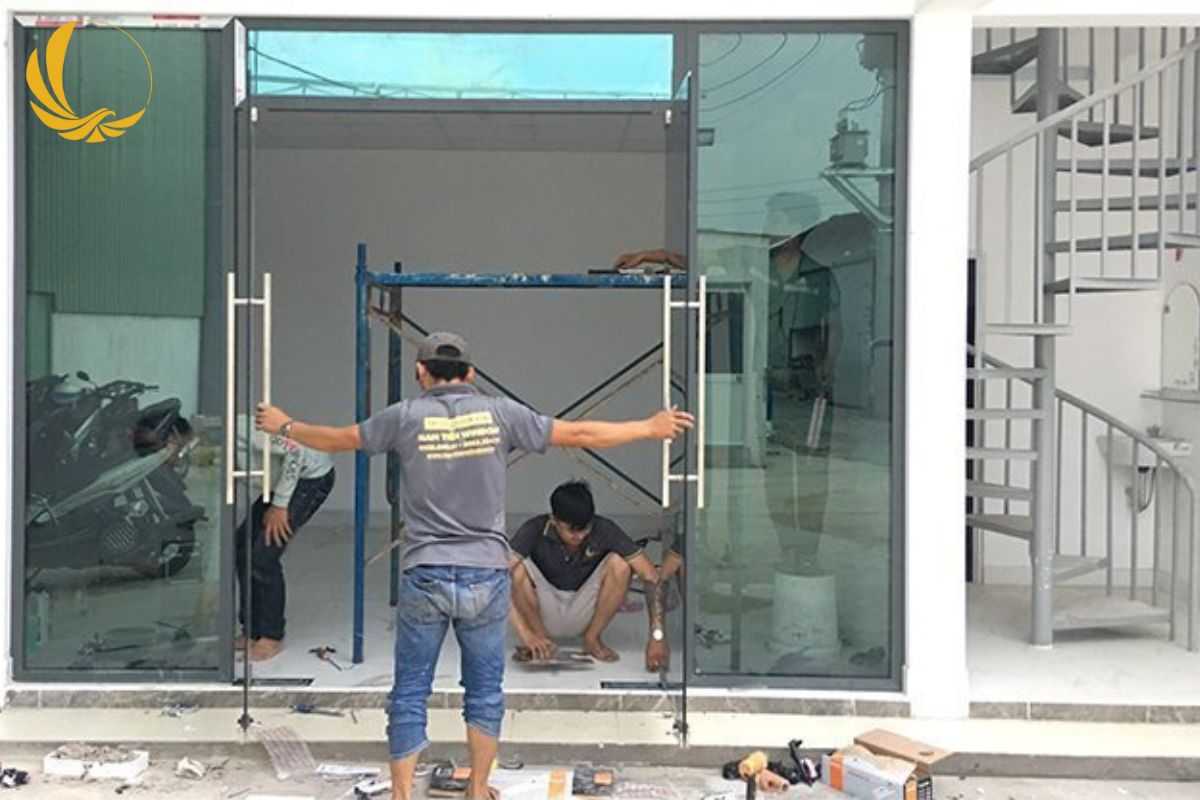 gia cua kinh cuong luc ban le san 13