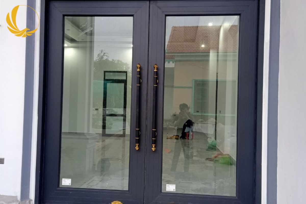 Dự án thi công cửa kính thủy lực Singhal tại Quận 2