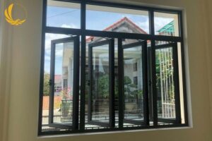 Vách nhôm kính mở quay