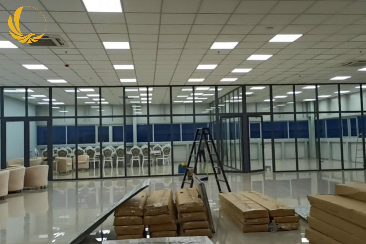 Mẫu vách nhôm kính cường lực khổ lớn