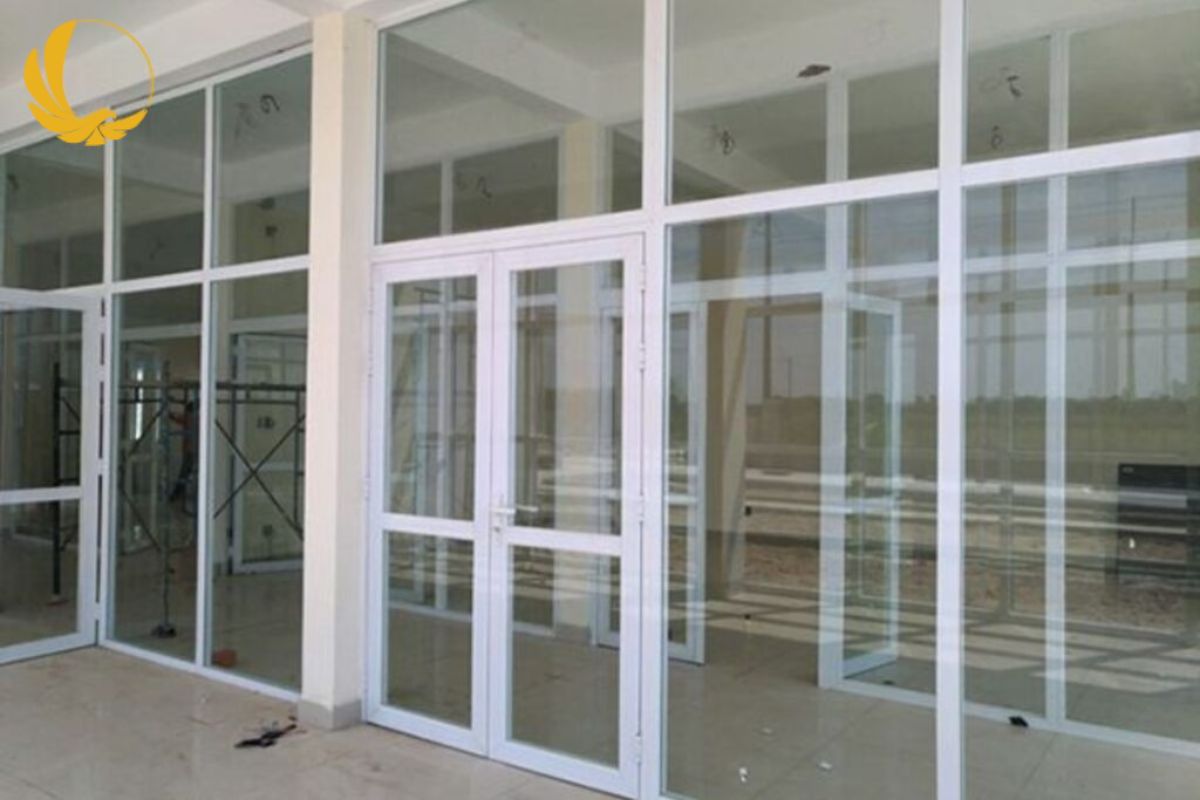 Bảng giá vách ngăn nhôm kính Xingfa được cập nhật theo từng hạng mục thi công thực tế