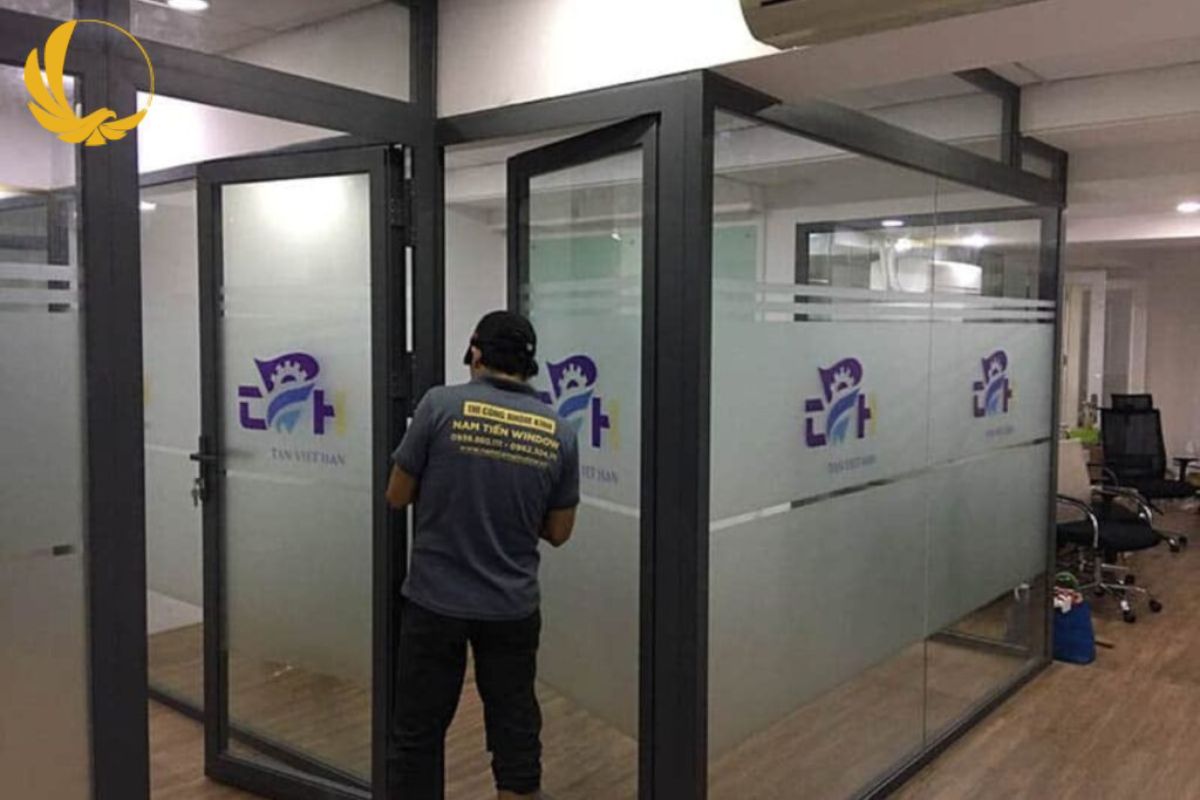 Chi phí cửa nhôm Xingfa Việt Nam thay đổi theo nhiều yếu tố như kích thước, loại kính, thương hiệu