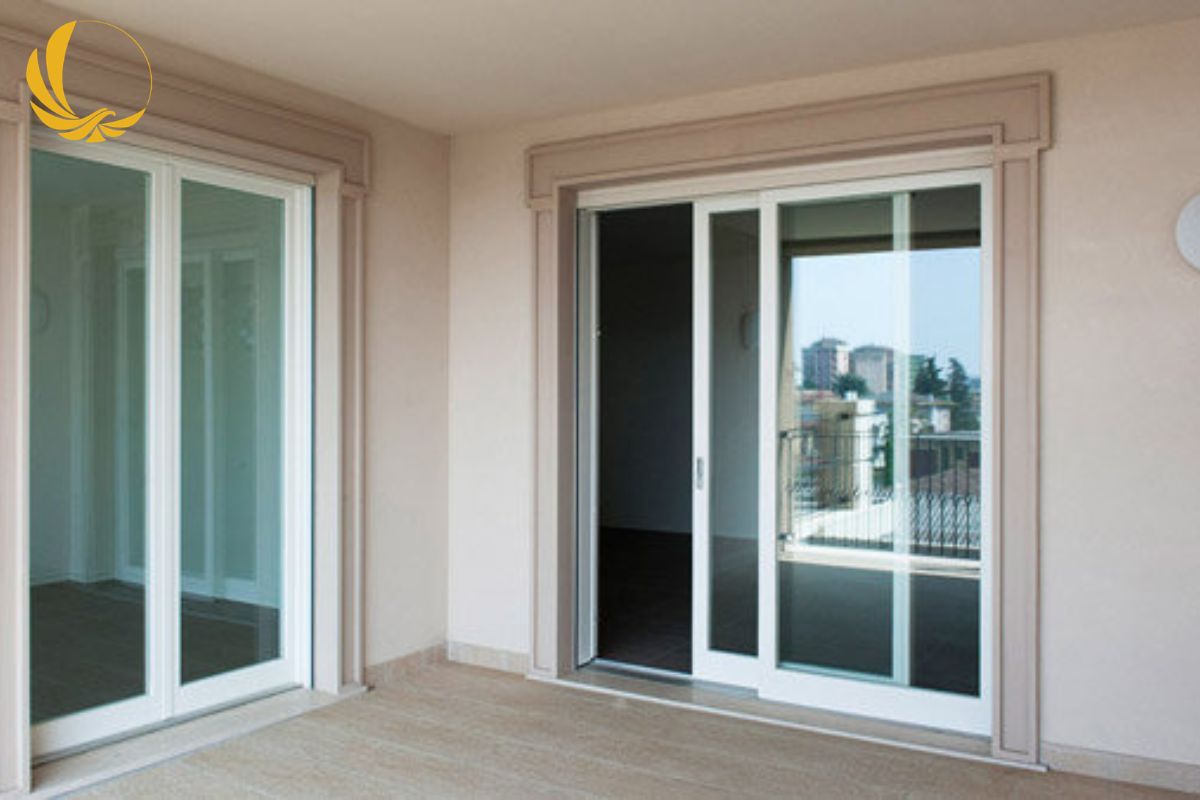 Mẫu cửa đi nhôm xingfa mở trượt 2 cánh trắng sứ