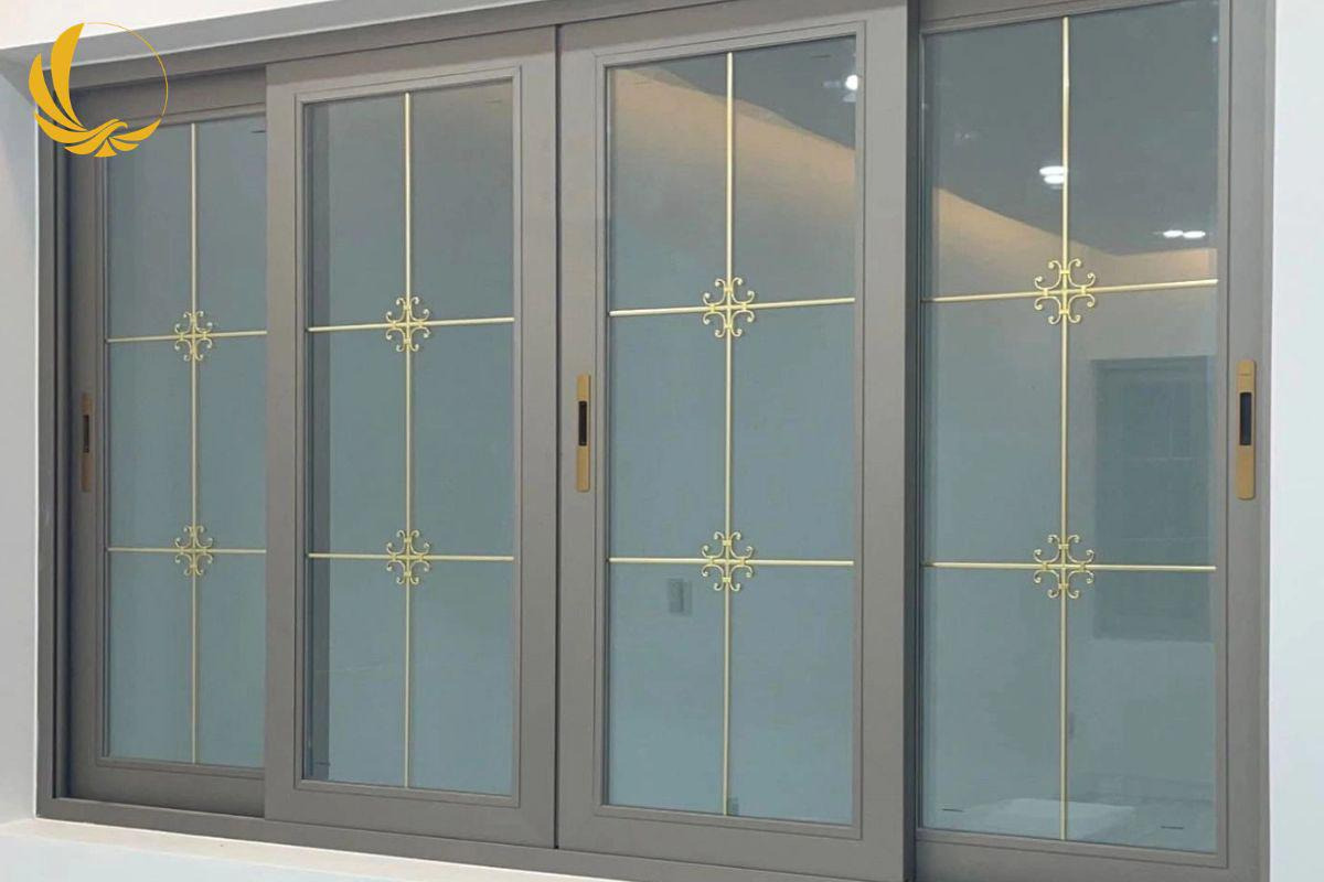 Thi công cửa sổ lùa 4 cánh nhôm xingfa vận hành êm ái đạt chuẩn chất lượng